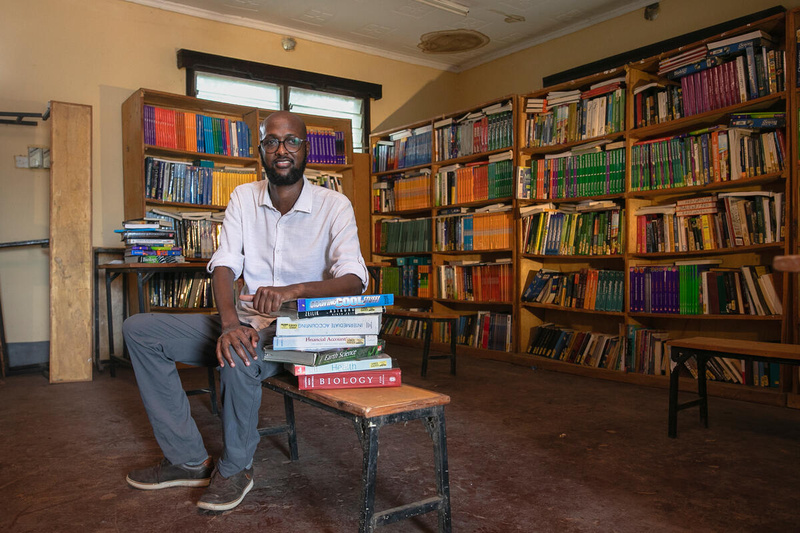 Kenia. Abdullahi Mire, galardonado con el Premio Nansen para los Refugiados de ACNUR en 2023, ha sido distinguido por su compromiso con el acceso a la educación de las personas refugiadas.
