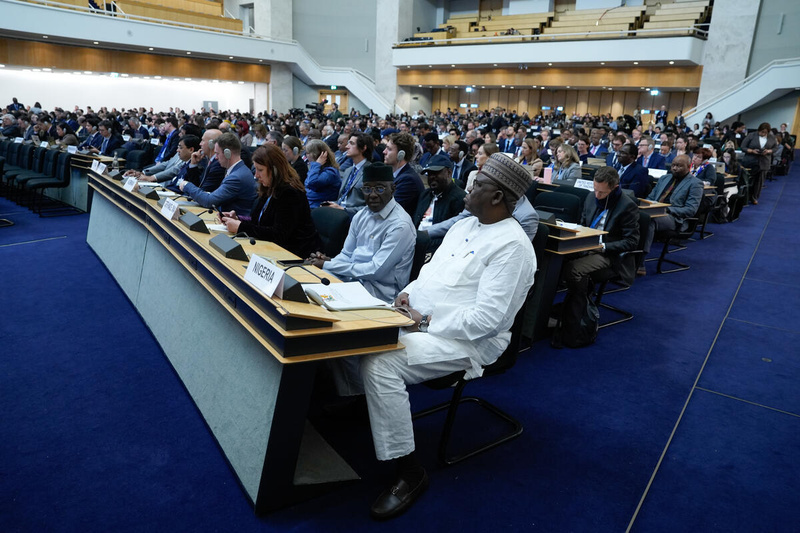 Delegados participan en la apertura de la 76 sesión plenaria del Comité Ejecutivo de ACNUR en el Palais des Nations, en Ginebra.