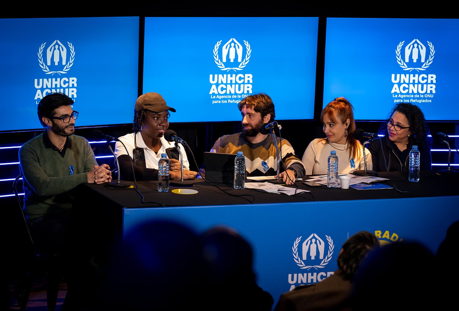 En Argentina, ACNUR realizó un programa de radio para amplificar las voces de las personas refugiadas.