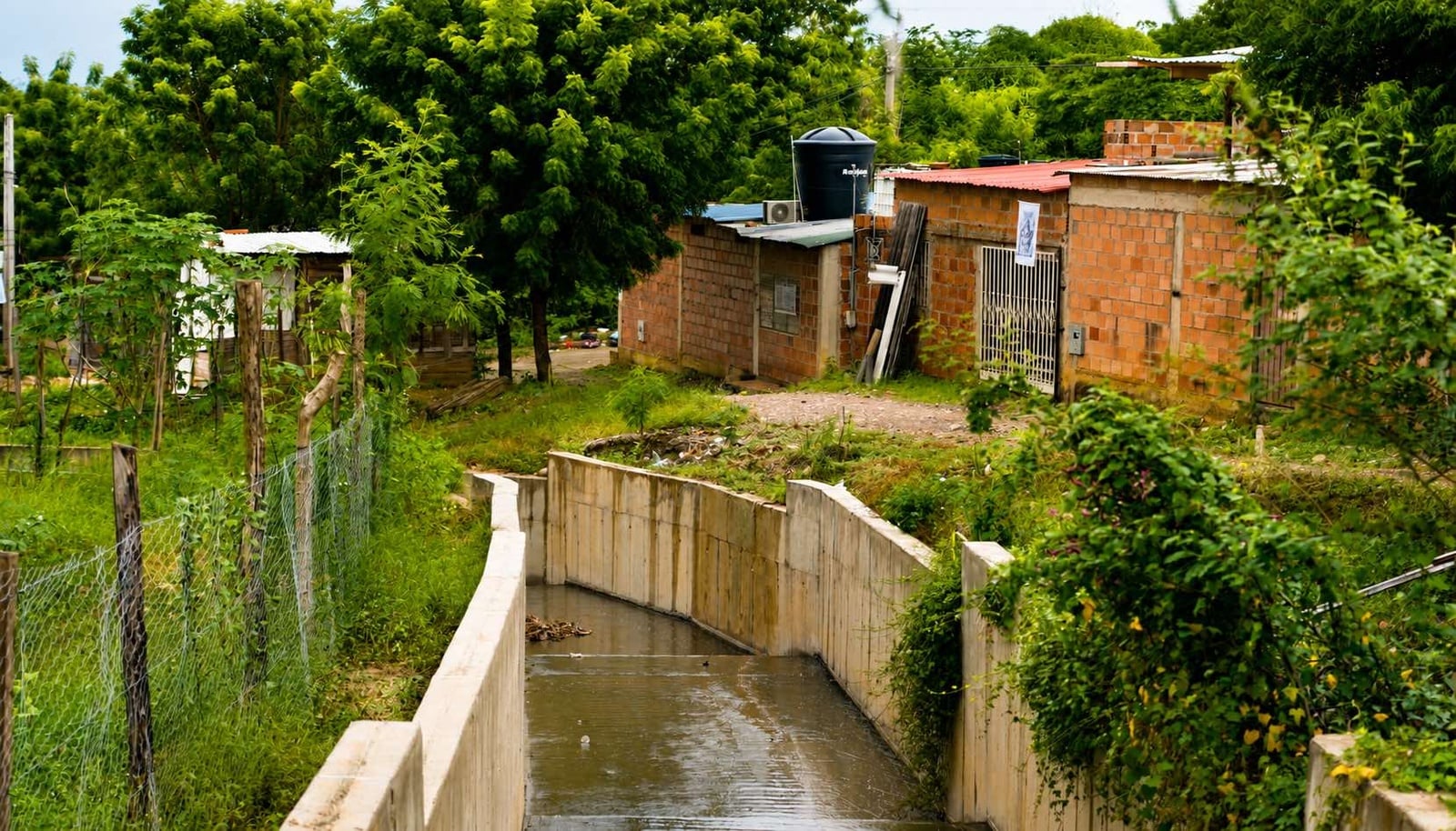 Canales barrio Las Delicias 