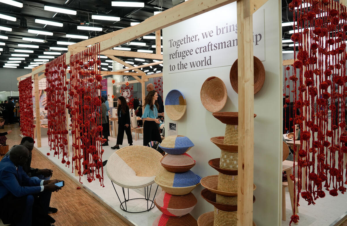 Un puesto de artesanías