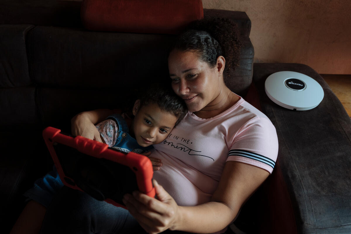 Ecuador. Venezuelan woman steps in to bridge digital gap in Ecuadorian neighbourhood