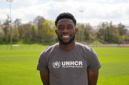 Alphonso Davies, Embajador de Buena Voluntad del ACNUR, jugador del FC Bayern de Múnich y capitán de la selección nacional de Canadá.