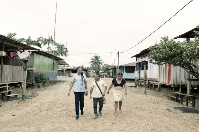 Colombia. Chocó is a state located on the Pacific coast of Colombia. Majority of its population are Afro-
Colombian and there are also indijenous populations. Both communities, Afro-Colombian
and Indigenous, face high levels uf unmet basic needs and are disproportionately affected
by the ongoing arm