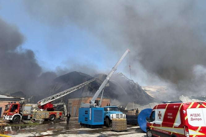 Un almacén de ACNUR en Dnipró (Ucrania), tras el ataque aéreo ocurrido el 19 de mayo de 2026. 