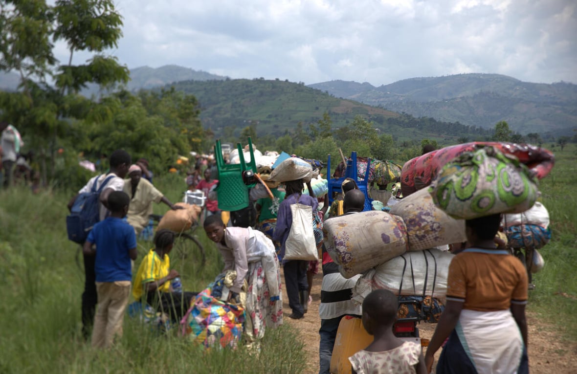 Burundi. Miles huyen tras intensos combates en el este de la RD Congo.