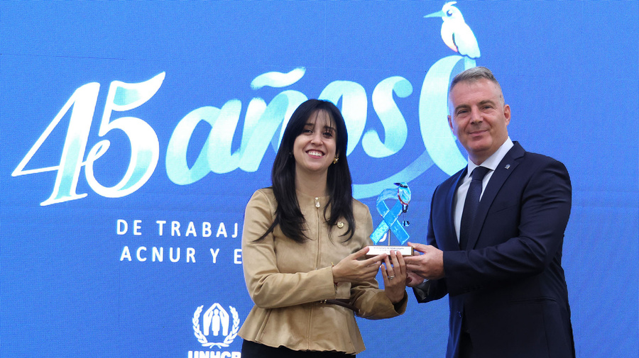 ACNUR entregó un reconocimiento al Gobierno de El Salvador por el trabajo conjunto en favor de las personas desplazadas y apátridas.