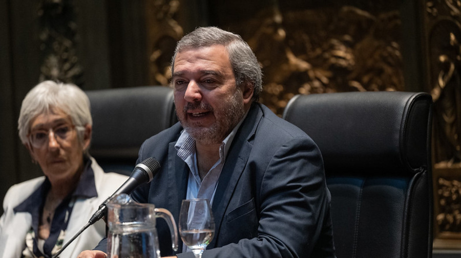 El intendente de Montevideo recordó a Belela Herrera y resaltó el aporte de las personas refugiadas y migrantes.
