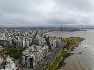 Vista aérea de Montevideo, capital de Uruguay.