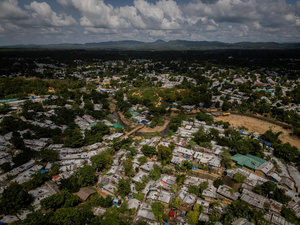 Vista aérea del Campamento 5 en Cox's Bazar, Bangladesh, parte del mayor asentamiento de personas refugiadas del mundo.