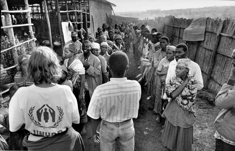 La crisis en la región africana de los Grandes Lagos involucró también a Burundi, país en el que buscaron protección 270.000 personas de Ruanda, con inclusión de este grupo en el campamento de Mugano.