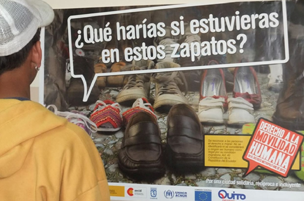 Campaña "¿Qué harías si estuvieras en estos zapatoso" en Quito.