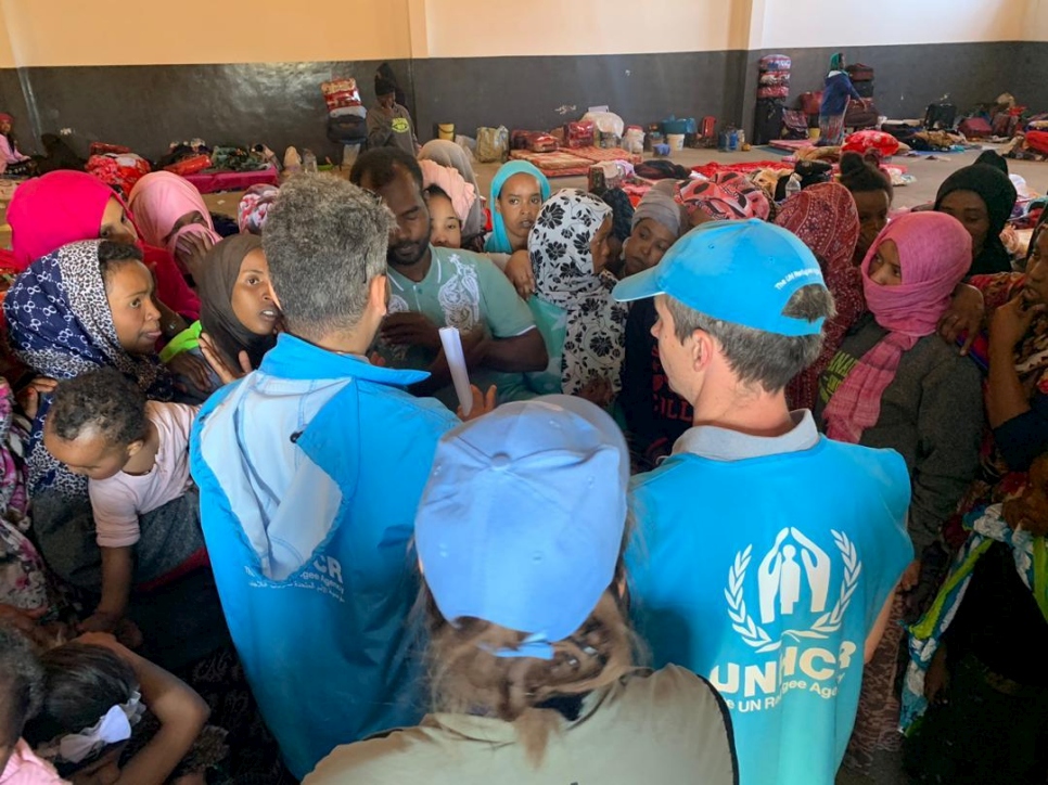 Mientras continúan los enfrentamientos en Libia, ACNUR ha reubicado a 150 refugiados vulnerables del centro detención de Ain Zara, al sur de Trípoli, a nuestro Centro de Reunión y Traslado, en el centro de la ciudad.