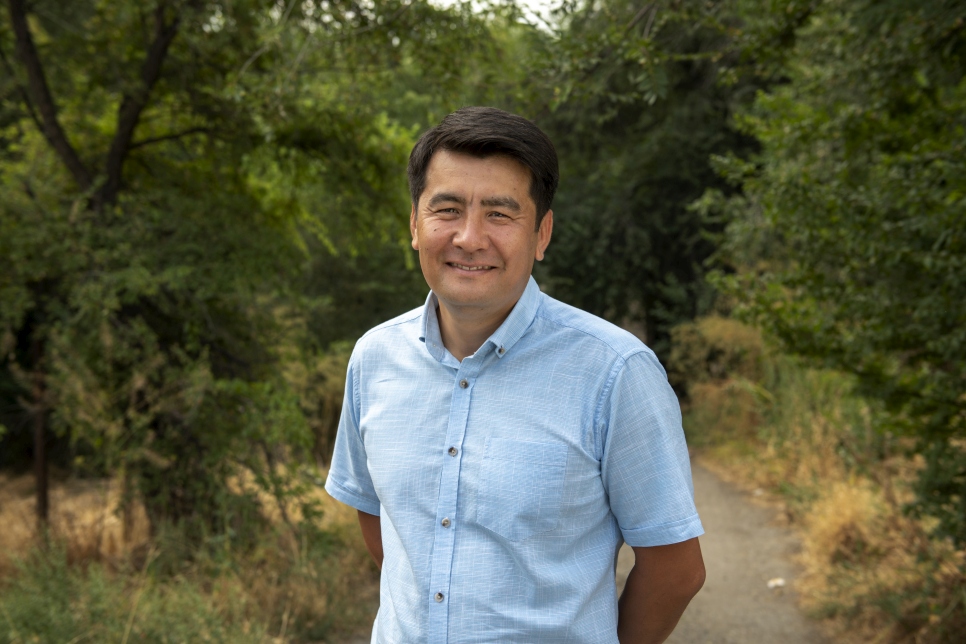 El abogado kirguís Azizbek Ashurov es el ganador del Premio Nansen 2019.