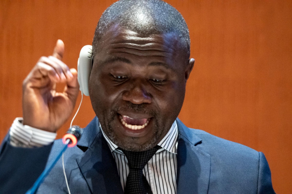 El refugiado ugandés Charles Burikumaso Nsenga, en un diálogo de alto nivel sobre la capacidad de protección en el Foro Mundial sobre los Refugiados 