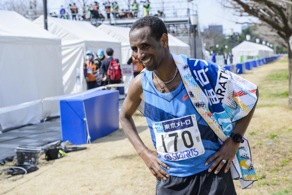Yonas es el primer refugiado en competir en la carrera de élite del Maratón de Tokio. 