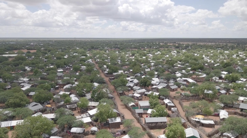 Vista aérea del complejo de campamentos de personas refugiadas de Dadaab en el norte de Kenia.