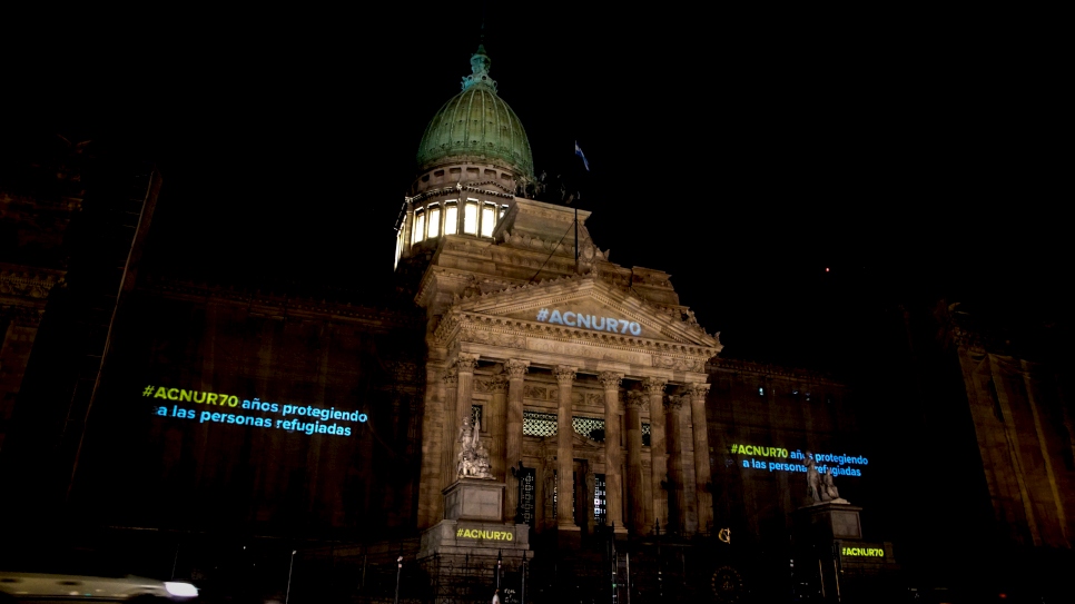 El Congreso de la Nación, fue uno de los escenarios de las proyecciones en Buenos Aires por el 70 aniversario de ACNUR.