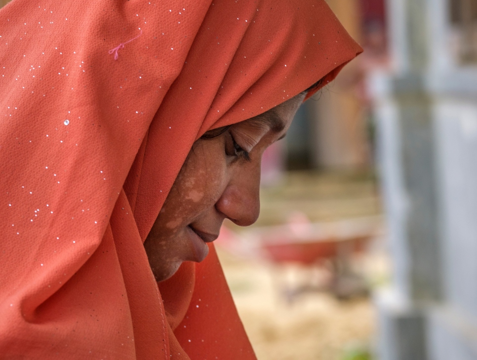 Haresa, una refugiada rohingya de 18 años, desembarcó en Aceh, Indonesia, después de pasar meses en una embarcación en 2020.