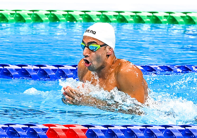 El atleta paralímpico refugiado Ibrahim Al Hussein en una competencia de natación en los Juegos Paralímpicos de Tokio 2020.
