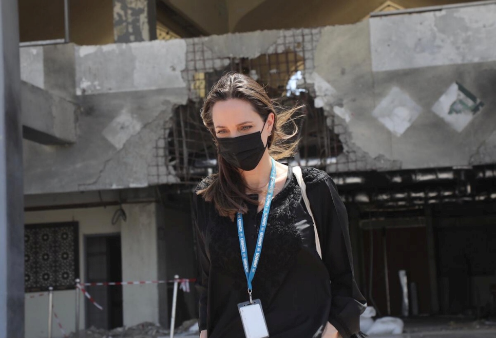 La Enviada Especial de ACNUR, Angelina Jolie, llega a Yemen el 6 de marzo de 2022 para llamar la atención sobre las catastróficas consecuencias del conflicto en la población civil.