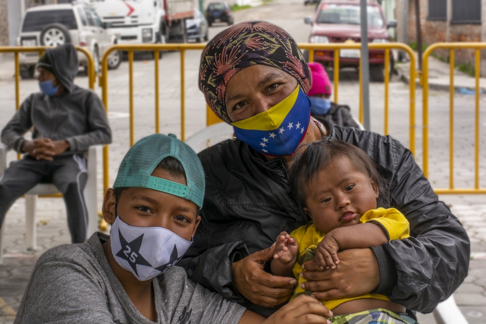 El GTRM en Ecuador, co-liderado por ACNUR y OIM, presentó un plan de trabajo que busca recaudar 288 millones de dólares para atender las necesidades de personas refugiadas y migrantes de Venezuela, así como de sus comunidades de acogida en Ecuador.