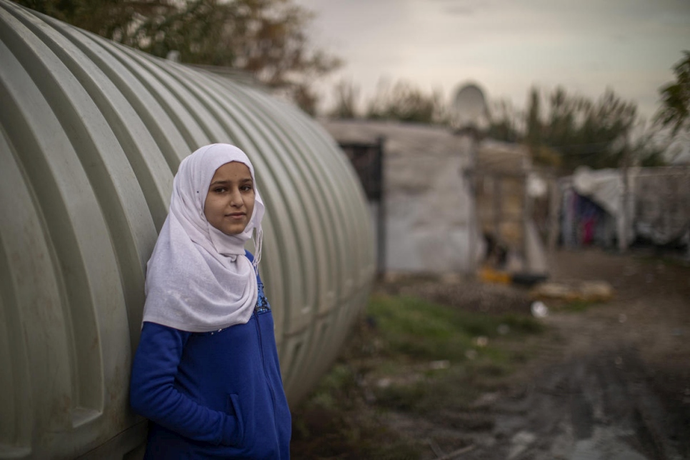 Fatima Al Mahmoud, refugiada siria de 12 años, en un asentamiento en Minyeh, al norte de Líbano, donde vive su familia.