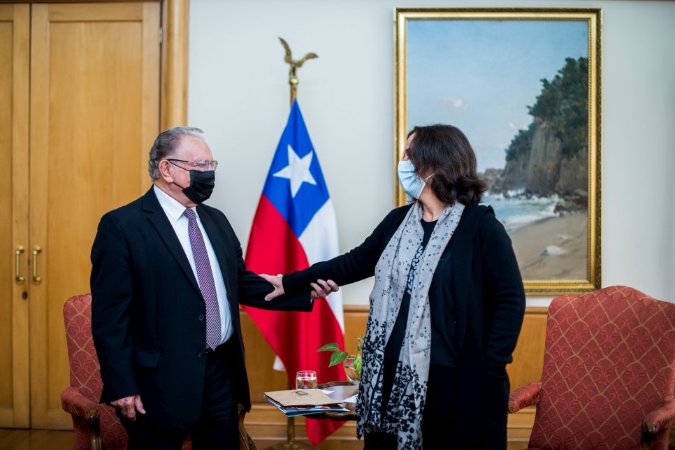 El doctor Eduardo Stein, Representante Especial Conjunto de ACNUR y OIM para los Refugiados y Migrantes de Venezuela junto a Antonia Urrejola, Ministra de Relaciones Exteriores de Chile.