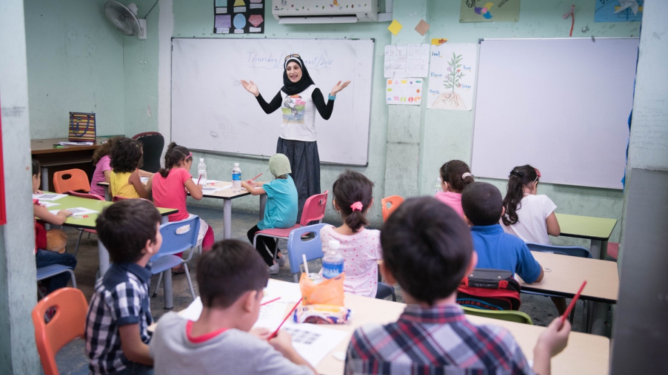 En Malasia, hay cerca de 21.700 niños refugiados en edades escolares. Únicamente el 30 por ciento tiene acceso a educación en centros de aprendizaje comunales informales como este.