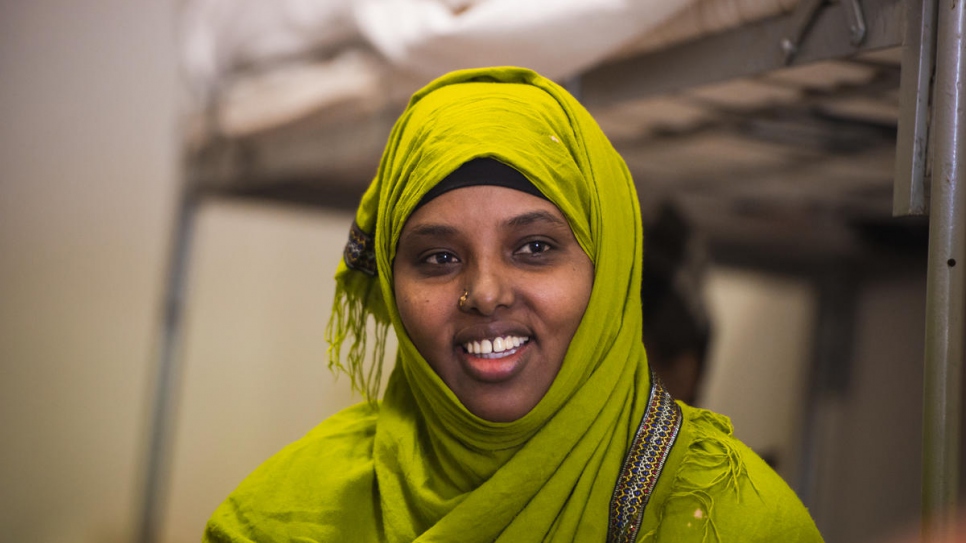 Ruqia, de 42 años, de Somalia, pasó 12 años como refugiada en Siria. Ella ahora vive en Bradford, Reino Unido con sus tres hijas adolescentes.