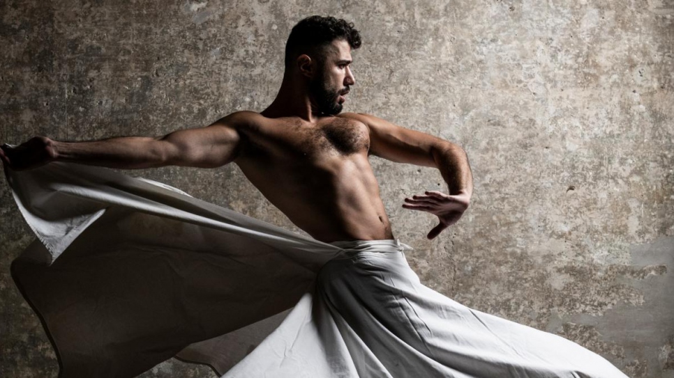 Ahmad Joudeh, bailarín de ballet exrefugiado, se presentó en Eurovisión 2021.