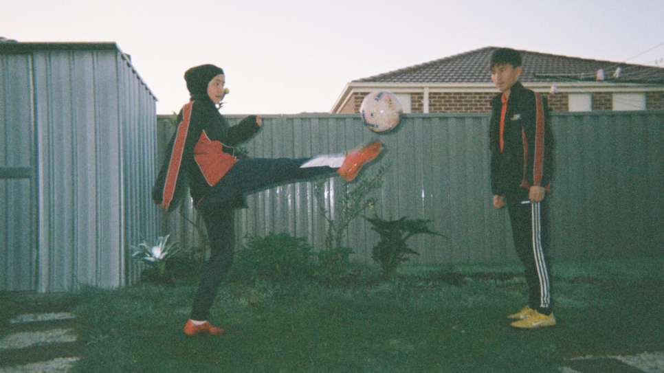 Entrenamiento de jóvenes refugiados que juegan en el Victory FC de Melbourne, in Australia.