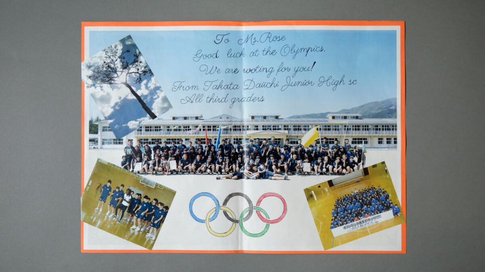 Una tarjeta de buena suerte para Rose antes de su carrera de 800 metros creada por estudiantes de la Escuela Secundaria Takata Daiichi en Rikuzen-Takata, Japón.