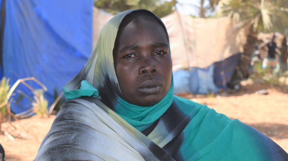 Khadidja Herre, madre viuda de cinco hijos, quiere ganarse la vida para enviar a sus hijos a la escuela.