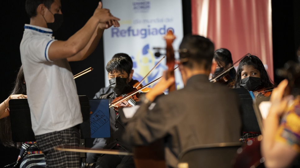 El grupo musical Nuestra Lengua Materna se presentó el acto protocolario del Día Mundial del Refugiado en Guatermala.