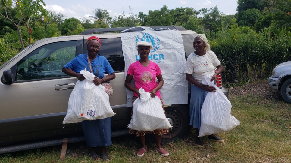 ACNUR distribuyó kits en comunas remotas del sur de Haití.