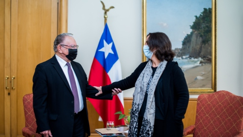 El doctor Eduardo Stein, Representante Especial Conjunto de ACNUR y OIM para los Refugiados y Migrantes de Venezuela junto a Antonia Urrejola, Ministra de Relaciones Exteriores de Chile.
